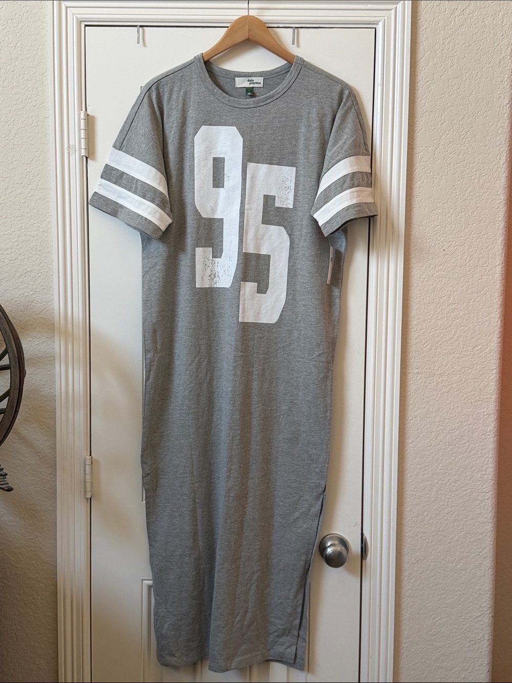 NWT Anthropologie T‑Shirt Dress Medium Gray Graphic 95 Maxi Casual Streetwear